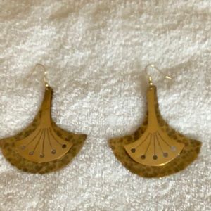 Handmade ear rings from the girl and the magpie